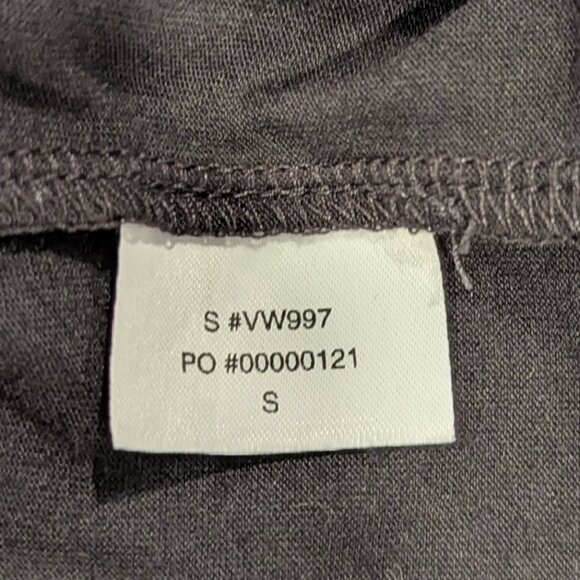 EUC Vuori "The Shine" Tee T-Shirt Short Sleeve Cropped Logo - Picture 5 of 10